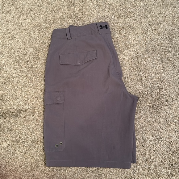 Men’s Under Armour grey cargo shorts. 32. Stretchy ripstop fabric. Like new - Picture 3 of 7